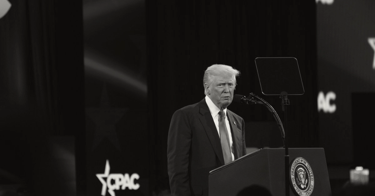 El sistema presidencial surge en los Estados Unidos como miedo a la tiranía y una búsqueda de separación de poderes claras entre legislativo y ejecutivo