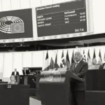 La organización de la Unión Europea se fundamenta en tres ejes: Comisión, Parlamento y Consejo